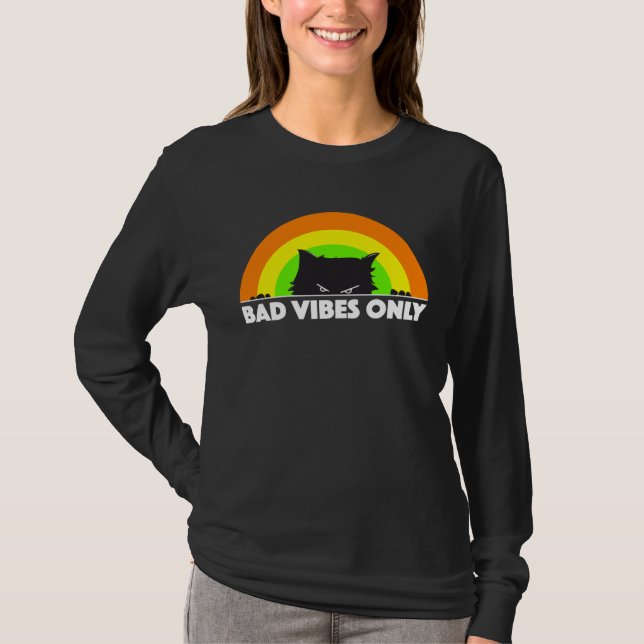 Bad Vibes Only  angry black cat retro rainbow  men T Shirt (Framsida)
