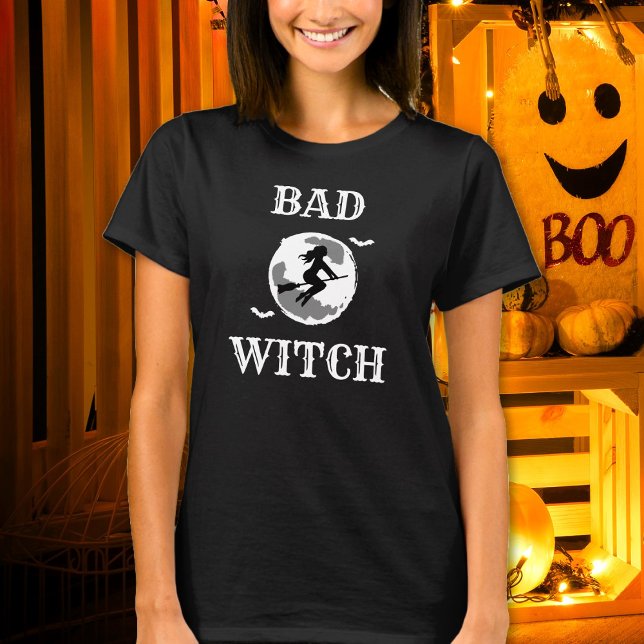 Bad Witch Riding Broom Womens Custom Halloween T Shirt (Skapare uppladdad)