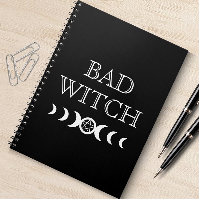 Bad Witch Triple Goddes Måne Wicca Halloween Anteckningsbok (bad witch triple goddess halloween black spiral notebook)
