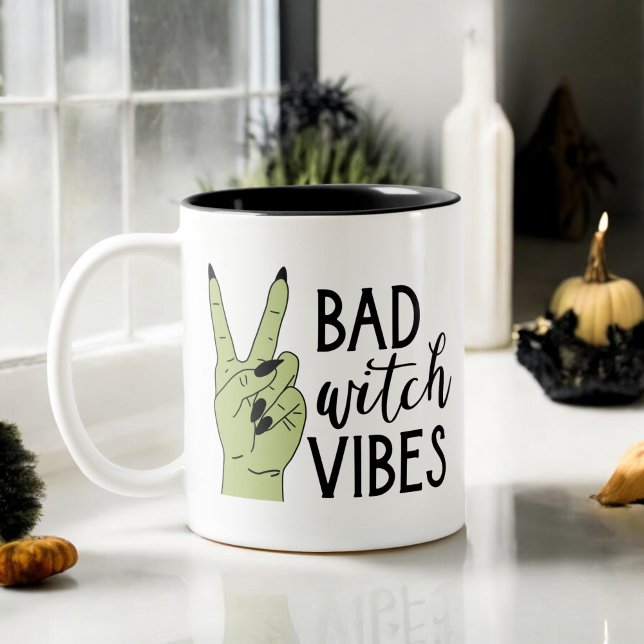 Bad Witch Vibes Modern Halloween Två-Tonad Mugg (Skapare uppladdad)