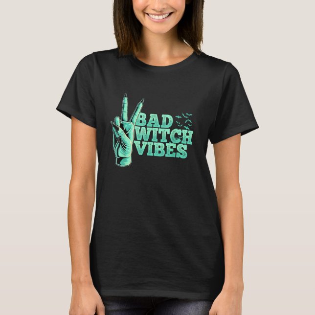 Bad Witch Vibes Pastel Goth Witch Peace Hand Sign  T Shirt (Framsida)