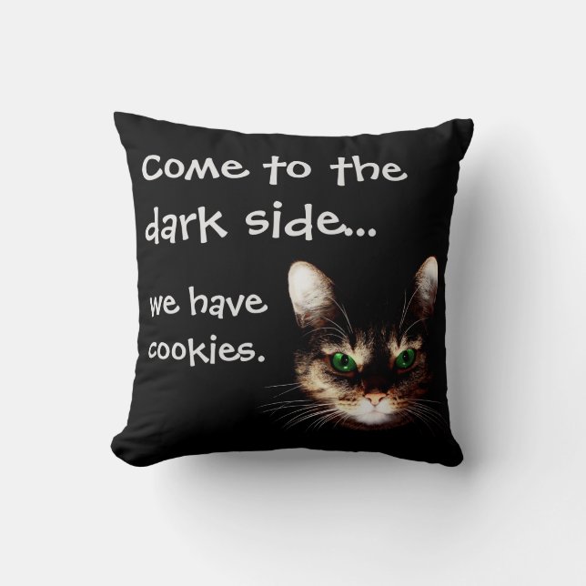 Badass Cats - "Mörk Side has Cookies Black" Kudde (Framsida)