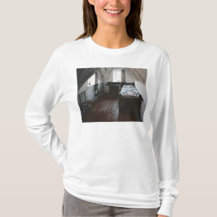 Bädda ned handdukstången som är designad vid de t shirt