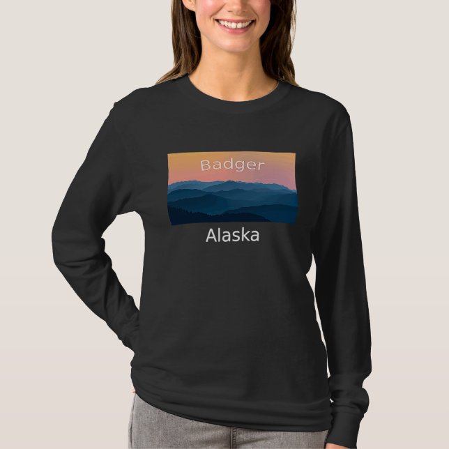 Badger Alaska Mountain sunset hometown T Shirt (Framsida)