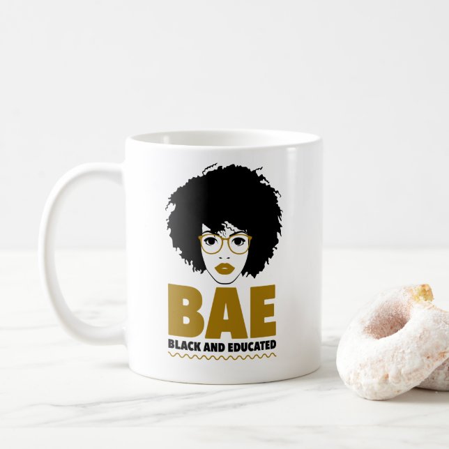 BAE: Black and Educated African Black Woman Kaffemugg (Med munk)