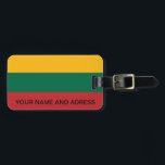 Bagagetag med Litauens Flagga Bagagebricka<br><div class="desc">Lägg till ett litauiskt pride till dina resor med detta sjudande bagagemärke som visar Litauens flagga! Den här bagagetaggen är utformad för både stil och för praktiska ändamål och gör det enkelt och distinkt att identifiera väskan. Den djärva gulten, grönten och det röda randen i det litauiska flagga, som stolt...</div>