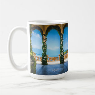 Bågar av italieneleganten kaffemugg