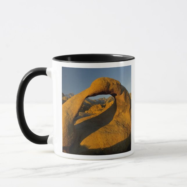 Båge i Alabama Hills östra Sierras nära Lone Mugg (Vänster)