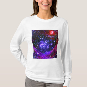 Bågestjärnan samla i en klunga djup insida navet t-shirt