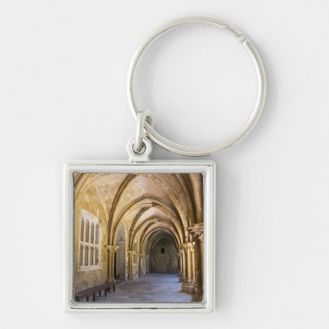 Bågformad katedral klostergång fyrkantig silverfärgad nyckelring (Framsidan)