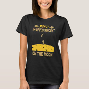 Bagpipa Student vid Måne T Shirt