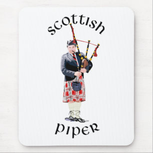 Bagpipe Player i Red Kilt Musmatta
