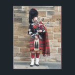 Bagpiper från Edinburgh, Skottland Vykort<br><div class="desc">Scottish Bagpiper på Royalet Mile,  Edinburgh,  Skottland</div>