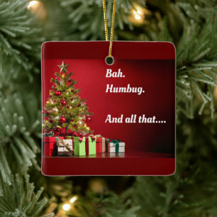 "Bah. Humbug. Och allt det där..." träd med pres Julgransprydnad Keramik