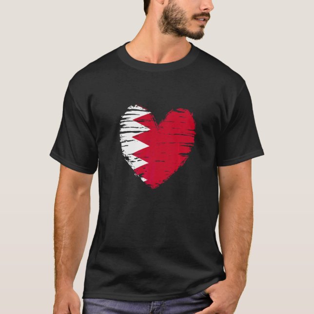 Bahrain Heart Bahraini Flagga Bahraini Pride T Shirt (Framsida)