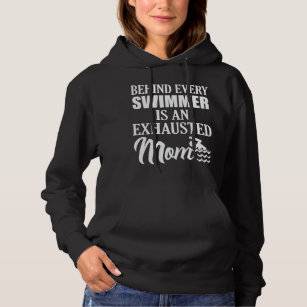 Bak varje simmare är en utmattad mamma t shirt