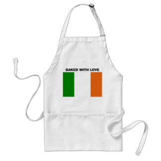 BAKAT MED KÄRLEK FÖRKLÄDE