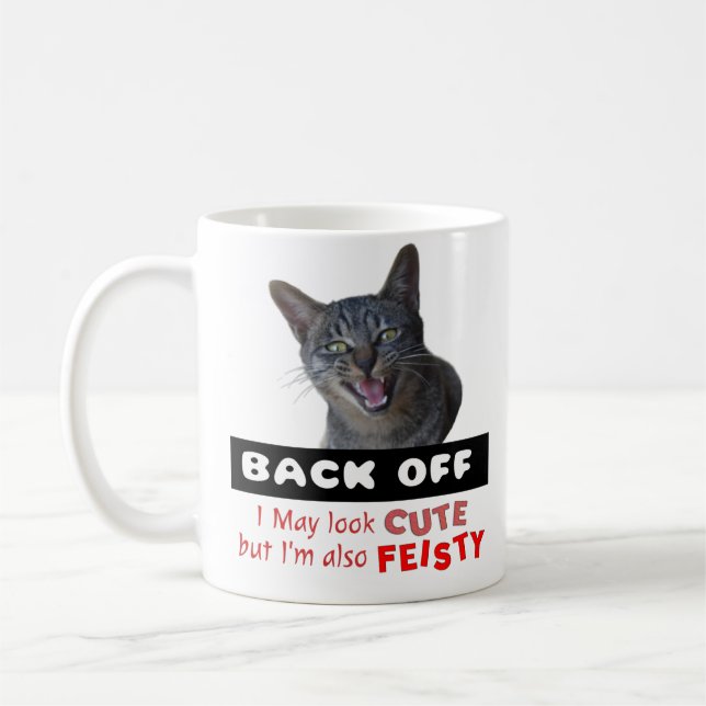 BAKGRUND AV Cute Cat - Cute but Feisty Kaffemugg (Vänster)