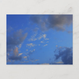 Bakgrunden till blå himmel. vykort