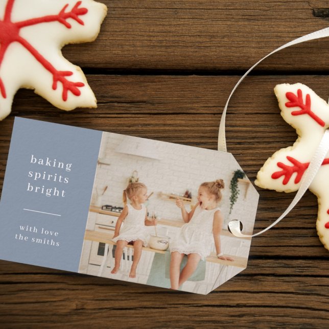 Baking Spirits Bright | Blått Grått Roligt Kids Ph Presentetikett (Modern photo Christmas gift tags - “Baking Spirits Bright” for sweet holiday perfection)