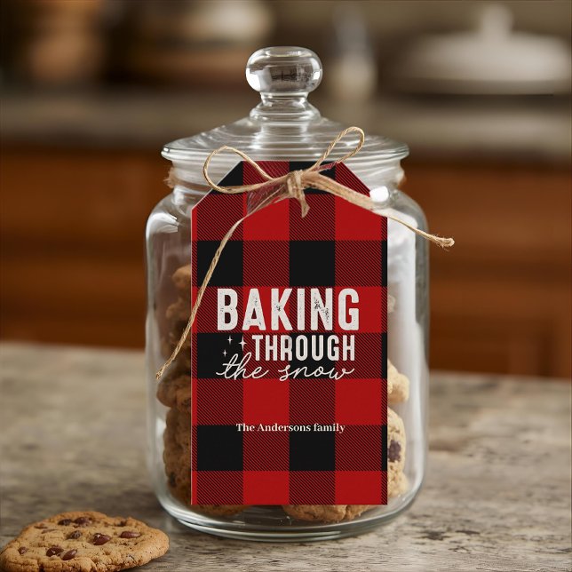 Baking Through the Snow Buffalo Plaid Christmas Presentetikett (Skapare uppladdad)