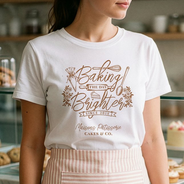Bakning gör dagen ljusare Bakarlogo Bakuniform T Shirt (Baking the Day Brighter Bakery Logo Bakery Uniform Tri-Blend Shirt)