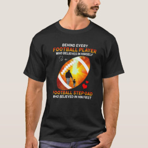 Bakom fotbollsspelaren finns Softball Step-Pappa F T Shirt