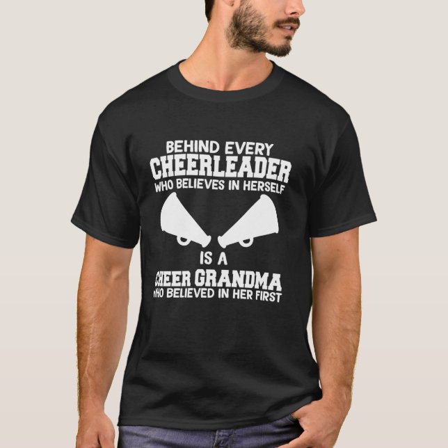 Bakom varje Cheerester är en Cheer morma Long S T Shirt (Framsida)
