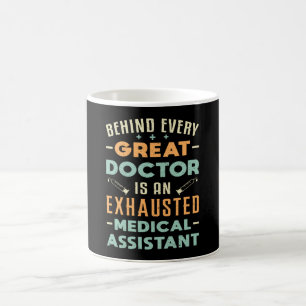 Bakom varje Underbar Doktor-assistent Kaffemugg