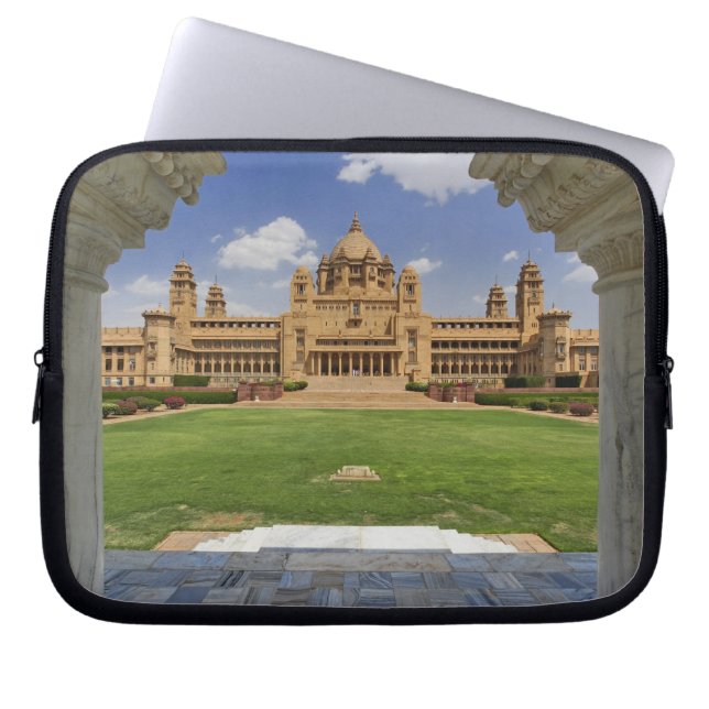 Baksida av hotell Umaid Bhawan Palace, Jodjpur. Laptop Fodral (Framsidan)