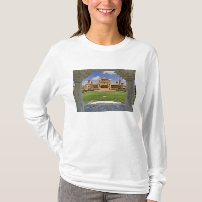 Baksida av hotell Umaid Bhawan Palace, Jodjpur. T Shirt (Framsida)