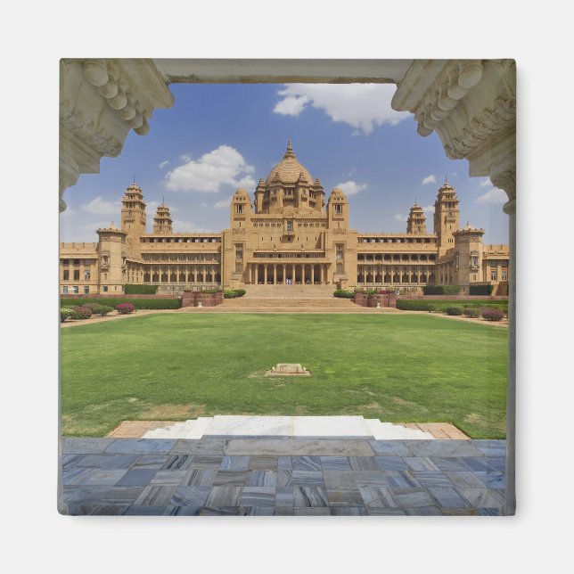 Baksida av hotellet Umaid Bhawan Palace, Jodjpur. Magnet (Framsidan)