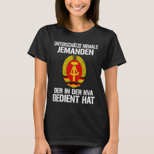 Baktryck Underskatta aldrig en gammal man från T Shirt