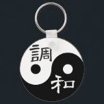 Balans & Harmony Yin yang Nyckelring<br><div class="desc">De traditionella kinesiska tecknen för balans och harmoni placeras i den svarta och vita jangsymbolen och ser underbar ut på hela vår coola Tshirt stilar. Storlek grafiken upp eller ned till kostym din personliga smak. Lev i balans,  leva i harmoni,  och du kommer att känna till vägen.</div>