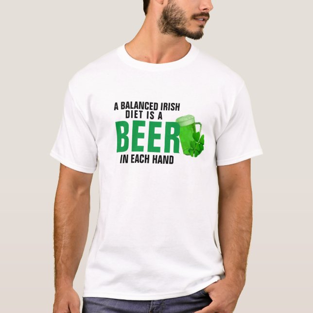 Balanserad kost är en öl i varje handfunnen irländ t shirt (Framsida)