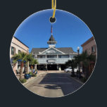 Balboa Pavillion, Newport Beach, Kalifornien Julgransprydnad Keramik<br><div class="desc">Visa Balboa Pavillion i Newport Beach,  Kalifornien. På Balboa-Peninsulan har de den historiska Balboa Pavillion som byggdes 1906. Det är det äldsta och mest berömd landmärket i Newport Beach. Foto taget i november 2022.</div>