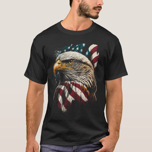 Bald Eagle 4th of July  American Flag Distressed R T Shirt (Framsida)