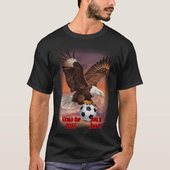 Bald Eagle Brings the World Cup Ball on a Black T Shirt (Framsida)