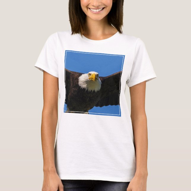 Bald Eagle Flyby Up Close T Shirt (Framsida)