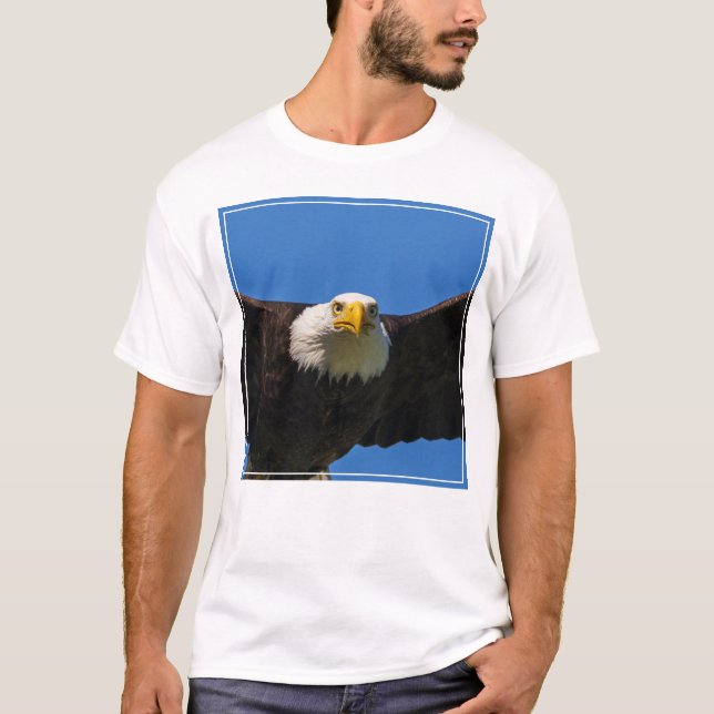 Bald Eagle Flyby Up Close T Shirt (Framsida)