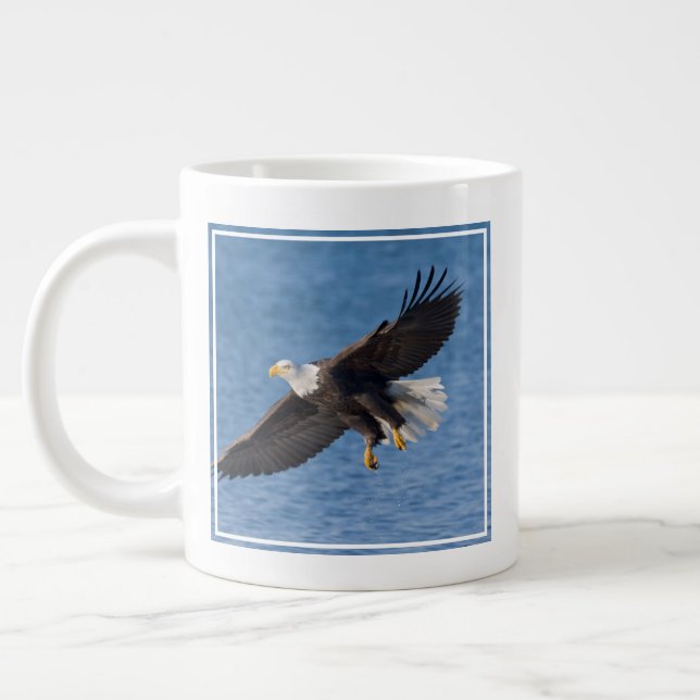 Bald eagle in flight jumbo mugg (Vänster)