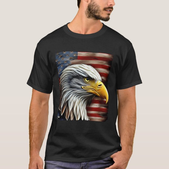 Bald Eagle On American Flag 4th of July T Shirt (Framsida)
