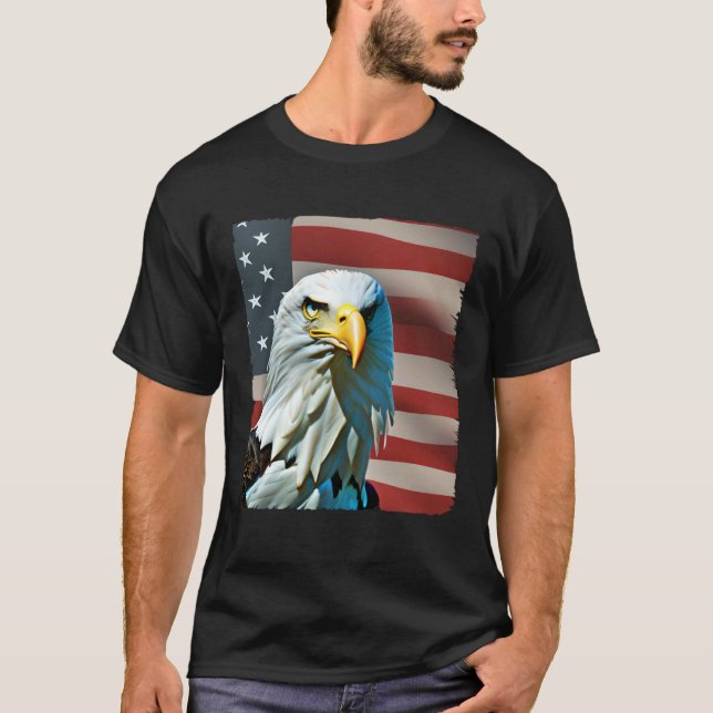 Bald Eagle On USA Flag American 4th of July T Shirt (Framsida)