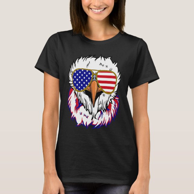 Bald Eagle with Mullet 4th of July American Flag T Shirt (Framsida)