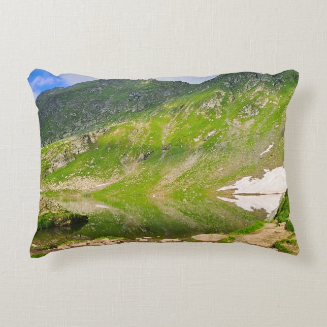 Balea Lake Mountain Slope – Rumänien Alpin Tryck Prydnadskudde (Framsidan)