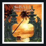 Bali Sunset Art Deco Vintage resor Reklam Poster<br><div class="desc">Reproduktion av originalet av reseaffisch för att främja turism till Bali Indonesien med en fantastisk solnedgång, som digitalt återställs efter konstnärens gottfinnande. Perfekt för din hemmaväxlare. Ram skulle det och det skulle göra en vacker dekoration i stil i ett pub, kafé, restaurang, hemteater, kontor eller den. Från extra, liten till...</div>