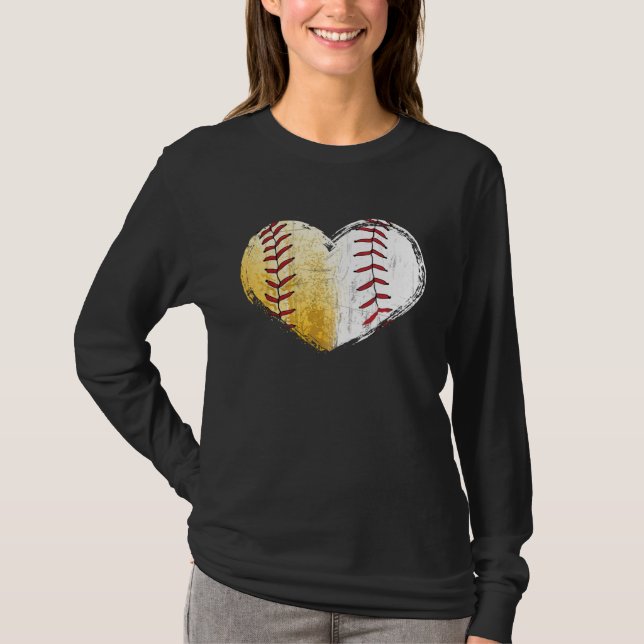 Ball Mom Heart Baseball Softball Mama Women Mother T Shirt (Framsida)