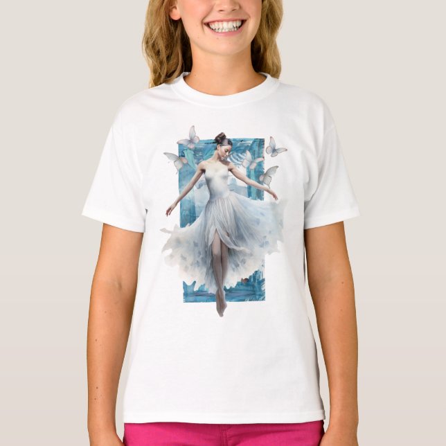 Ballerina dans bland en svärm av fjärilar t shirt (Framsida)