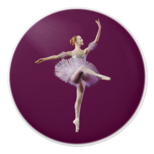 Ballerina i lilor och vit knopp