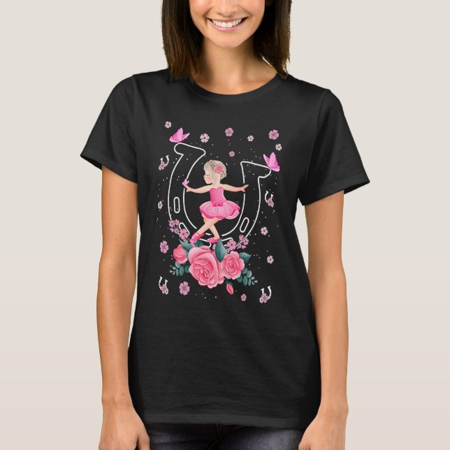 Ballerina in tutu dancing in horseshoe girls' ball t shirt (Framsida)